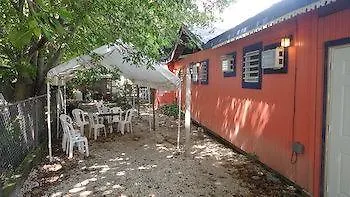 ויסקז Waterside Inn