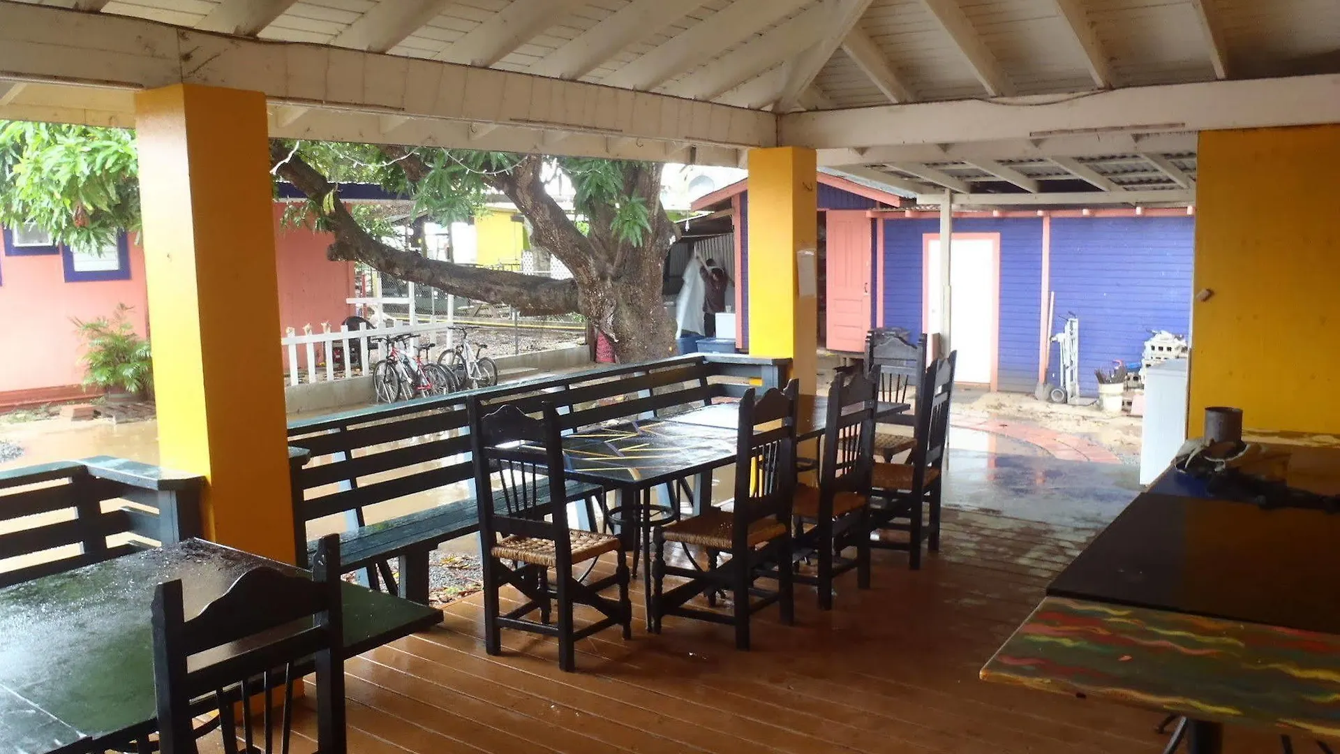 ויסקז Waterside Inn אכסניה